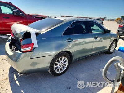 Trzecie zdjęcie samochodu z tyłu: 2010 TOYOTA CAMRY XLE V6 VIN:JTNBK3EK6A3049181 - miniatura