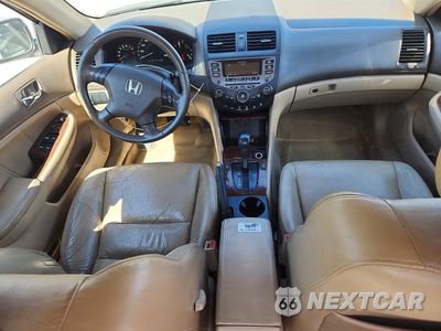 Zdjęcie 8 z 12 samochodu: 2007 HONDA ACCORD EX VIN:1HGCM56827A049511 - miniatura