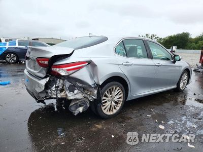 Trzecie zdjęcie samochodu z tyłu: 2019 TOYOTA CAMRY XLE VIN:4T1B11HK1KU196135 - miniatura