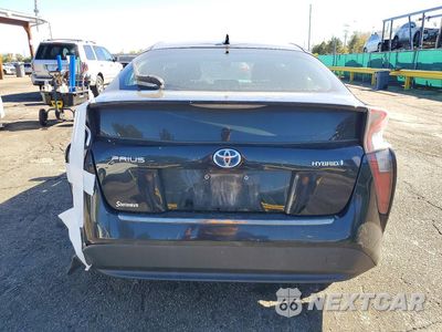 Zdjęcie 6 z 12 samochodu: 2016 TOYOTA PRIUS THREE VIN:JTDKARFU6G3005510 - miniatura