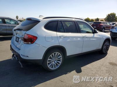 Trzecie zdjęcie samochodu z tyłu: 2013 BMW X1 XDRIVE28I VIN:WBAVL1C51DVR88681 - miniatura
