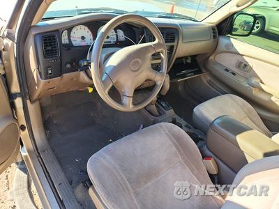 Zdjęcie 8 z 12 samochodu: 2004 TOYOTA TACOMA V6 VIN:5TEWN72N64Z325738 - miniatura