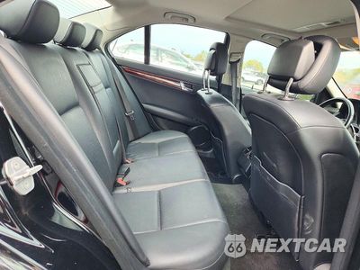 Zdjęcie 10 z 12 samochodu: 2010 MERCEDES-BENZ C 300 4MATIC VIN:WDDGF8BB9AF423576 - miniatura