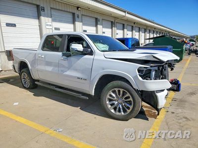 Czwarte zdjęcie samochodu z boku: 2022 RAM 1500 LARAMIE VIN:1C6SRFJT9NN182146 - miniatura
