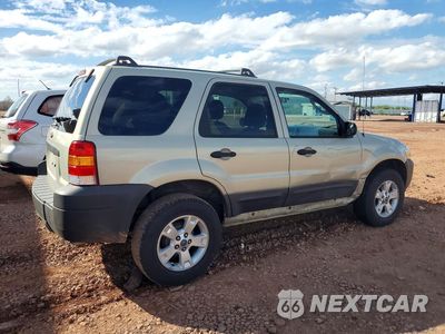 Trzecie zdjęcie samochodu z tyłu: 2005 FORD ESCAPE XLT VIN:1FMYU03185KA43892 - miniatura