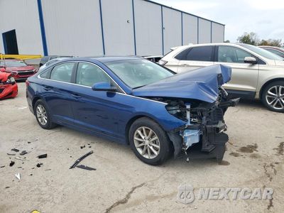 Czwarte zdjęcie samochodu z boku: 2018 HYUNDAI SONATA SE VIN:5NPE24AF9JH610008 - miniatura