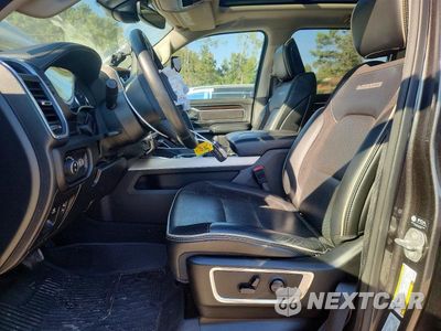 Zdjęcie 7 z 12 samochodu: 2022 RAM 1500 LARAMIE VIN:1C6SRFJT8NN474015 - miniatura