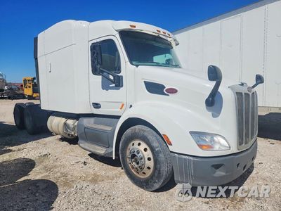 Czwarte zdjęcie samochodu z boku: 2018 PETERBILT 579 SEMI TRUCK VIN:1XPBDP9X6JD484061 - miniatura