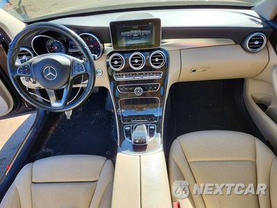 Zdjęcie 8 z 12 samochodu: 2015 MERCEDES-BENZ C 300 4MATIC VIN:55SWF4KB7FU059585 - miniatura