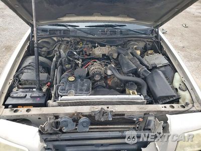Zdjęcie 11 z 12 samochodu: 2008 MERCURY GRAND MARQUIS LS VIN:2MEFM75V68X661877 - miniatura