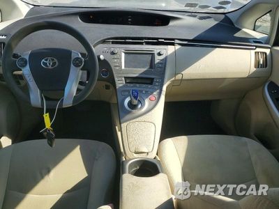 Zdjęcie 8 z 12 samochodu: 2012 TOYOTA PRIUS TWO VIN:JTDKN3DU5C1492466 - miniatura