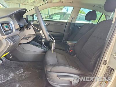 Zdjęcie 7 z 12 samochodu: 2021 KIA RIO S VIN:3KPA24AD2ME423103 - miniatura