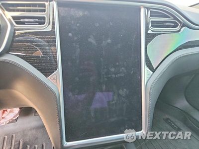 Zdjęcie 9 z 12 samochodu: 2017 TESLA MODEL S VIN:5YJSA1E15HF202729 - miniatura
