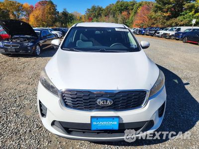 Piąte zdjęcie samochodu w środku: 2019 KIA SORENTO LX V6 VIN:5XYPGDA53KG437371 - miniatura