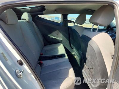 Zdjęcie 10 z 12 samochodu: 2013 HYUNDAI VELOSTER BASE VIN:KMHTC6AD0DU084582 - miniatura