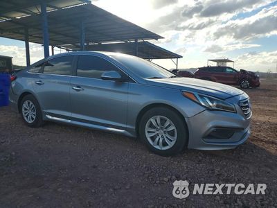 Czwarte zdjęcie samochodu z boku: 2016 HYUNDAI SONATA SPORT VIN:5NPE34AF7GH434257 - miniatura