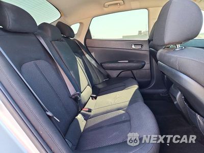 Zdjęcie 10 z 12 samochodu: 2018 KIA OPTIMA LX VIN:5XXGT4L30JG196444 - miniatura
