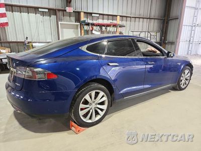 Trzecie zdjęcie samochodu z tyłu: 2015 TESLA MODEL S VIN:5YJSA1E48FF116208 - miniatura