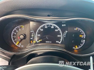 Zdjęcie 9 z 13 samochodu: 2019 JEEP GRAND CHEROKEE LAREDO VIN:1C4RJEAG7KC732432 - miniatura