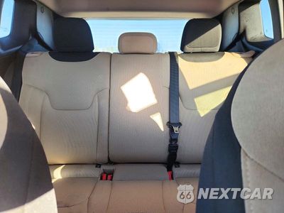 Zdjęcie 10 z 13 samochodu: 2016 JEEP RENEGADE LATITUDE VIN:ZACCJABTXGPC45867 - miniatura