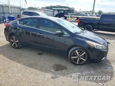 Czwarte zdjęcie samochodu z boku: 2017 KIA FORTE EX VIN:3KPFL4A88HE072693 - miniatura