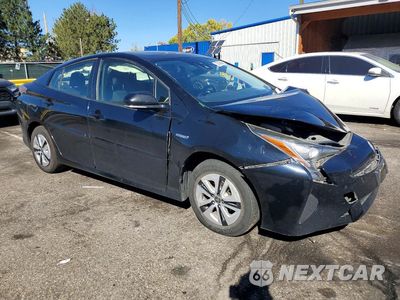 Czwarte zdjęcie samochodu z boku: 2016 TOYOTA PRIUS THREE VIN:JTDKARFU6G3005510 - miniatura