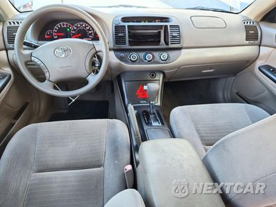 Zdjęcie 8 z 12 samochodu: 2005 TOYOTA CAMRY LE VIN:4T1BE30KX5U075068 - miniatura