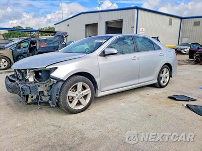 2014 TOYOTA CAMRY SE 4T1BF1FK1EU433943 - główne zdjęcie licytacji z USA - miniatura
