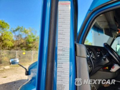 Zdjęcie 13 z 14 samochodu: 2019 KENWORTH T680 SEMI TRUCK VIN:1XKYD49X6KJ291930 - miniatura