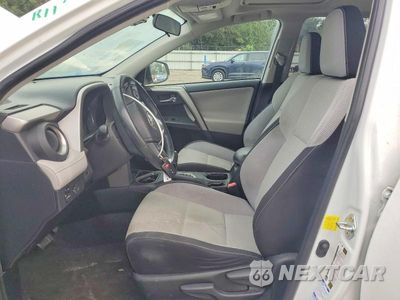 Zdjęcie 7 z 12 samochodu: 2018 TOYOTA RAV4 VIN:2T3RFREV5JW753020 - miniatura