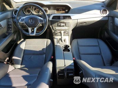 Zdjęcie 8 z 12 samochodu: 2013 MERCEDES-BENZ C 300 4MATIC VIN:WDDGF8AB7DR274380 - miniatura