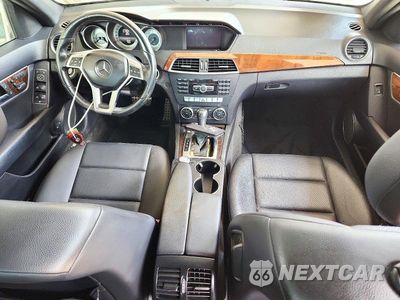 Zdjęcie 8 z 12 samochodu: 2014 MERCEDES-BENZ C 250 VIN:WDDGF4HB5EA961372 - miniatura