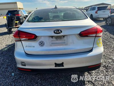 Zdjęcie 6 z 12 samochodu: 2017 KIA FORTE LX VIN:3KPFK4A77HE027061 - miniatura