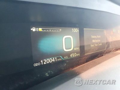 Zdjęcie 9 z 12 samochodu: 2017 TOYOTA PRIUS TWO VIN:JTDKBRFU9H3031856 - miniatura
