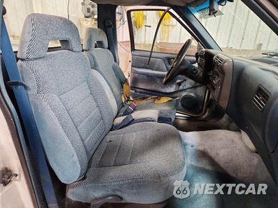 Zdjęcie 10 z 12 samochodu: 1994 CHEVROLET S TRUCK S10 VIN:1GCCS14Z6R8114606 - miniatura