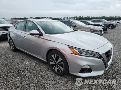 Czwarte zdjęcie samochodu z boku: 2019 NISSAN ALTIMA SL VIN:1N4BL4EV8KC200305 - miniatura