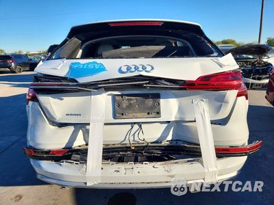 Zdjęcie 6 z 13 samochodu: 2019 AUDI E-TRON PRESTIGE VIN:WA1VABGE8KB011314 - miniatura