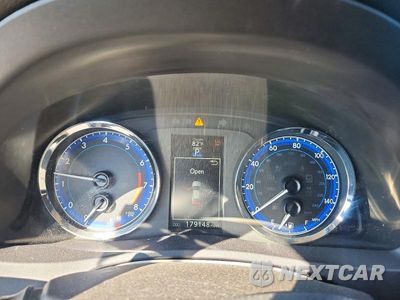 Zdjęcie 9 z 12 samochodu: 2017 TOYOTA COROLLA SE VIN:2T1BURHE9HC940820 - miniatura