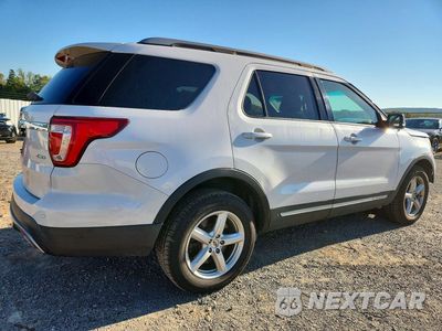 Trzecie zdjęcie samochodu z tyłu: 2017 FORD EXPLORER XLT VIN:1FM5K8D89HGB36902 - miniatura