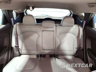Zdjęcie 10 z 14 samochodu: 2010 HYUNDAI TUCSON GLS VIN:KM8JT3AC4AU112389 - miniatura
