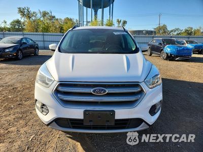 Piąte zdjęcie samochodu w środku: 2017 FORD ESCAPE SE VIN:1FMCU9GD8HUE66788 - miniatura
