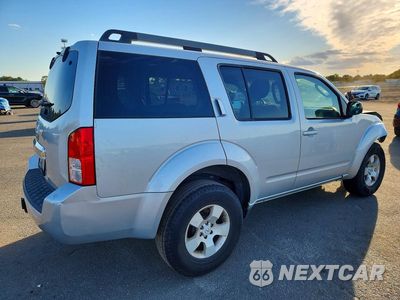 Trzecie zdjęcie samochodu z tyłu: 2011 NISSAN PATHFINDER S VIN:5N1AR1NB6BC630273 - miniatura