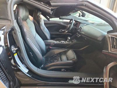 Zdjęcie 10 z 13 samochodu: 2017 AUDI R8 SPYDER VIN:WUAVACFXXH7904405 - miniatura