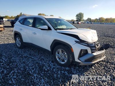 Czwarte zdjęcie samochodu z boku: 2025 HYUNDAI TUCSON SE VIN:5NMJA3DE9SH589545 - miniatura