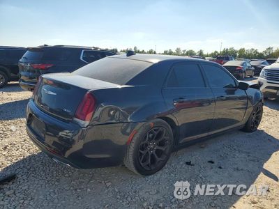 Trzecie zdjęcie samochodu z tyłu: 2019 CHRYSLER 300 S VIN:2C3CCABG8KH686120 - miniatura