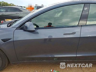 Zdjęcie 7 z 11 samochodu: 2023 TESLA MODEL 3 VIN:5YJ3E1EAXPF657972 - miniatura