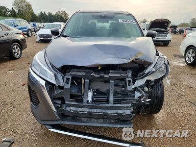 Piąte zdjęcie samochodu w środku: 2024 NISSAN KICKS S VIN:3N1CP5BV9RL535927 - miniatura