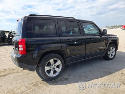 Trzecie zdjęcie samochodu z tyłu: 2017 JEEP PATRIOT LATITUDE VIN:1C4NJPFA0HD115438 - miniatura