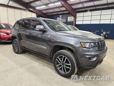 Czwarte zdjęcie samochodu z boku: 2019 JEEP GRAND CHEROKEE TRAILHAWK VIN:1C4RJFLG4KC726297 - miniatura