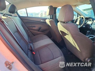 Zdjęcie 10 z 12 samochodu: 2017 CHEVROLET CRUZE LS VIN:1G1BC5SM7H7111136 - miniatura